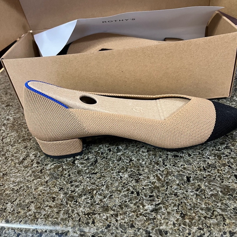 New Rothy's Tan and Black Flats with Soft Material and Chunky Heel NWT